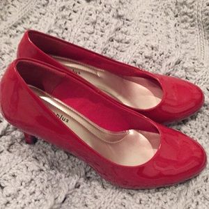 Red comfort plus by predictions heels